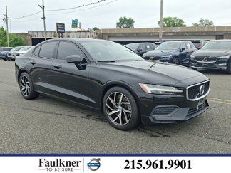 Used 2020 Volvo S60 T6 Momentum image 1