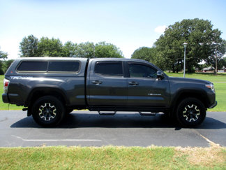 Used 2020 Toyota Tacoma TRD Off-Road image 1