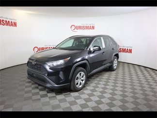 Used 2021 Toyota RAV4 LE image 1