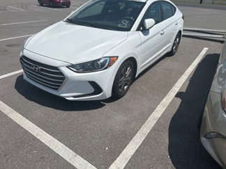 Used 2017 Hyundai Elantra SE image 1