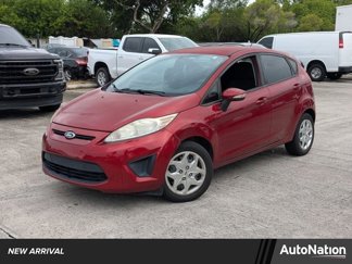 Used 2013 Ford Fiesta SE image 1