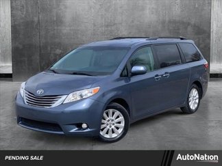 Used 2015 Toyota Sienna XLE image 1