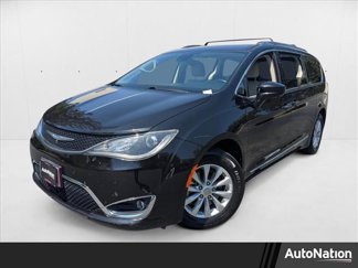 Used 2018 Chrysler Pacifica Touring-L w/ Advanced Safetytec Group image 1