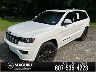 Used 2021 Jeep Grand Cherokee Laredo X image 1