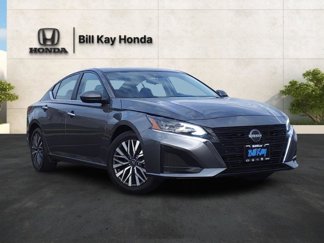 Used 2023 Nissan Altima 2.5 SV image 1