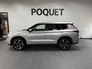 Used 2022 Mitsubishi Outlander SE image 1