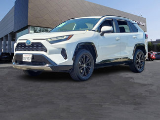 Used 2023 Toyota RAV4 SE image 1