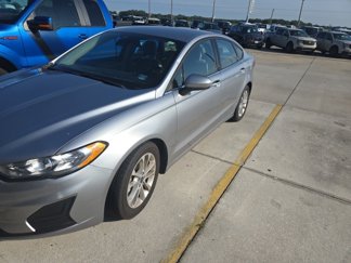 Used 2020 Ford Fusion SE image 1
