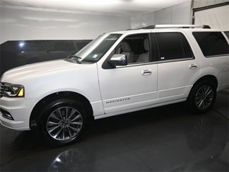 Used 2016 Lincoln Navigator Select image 1