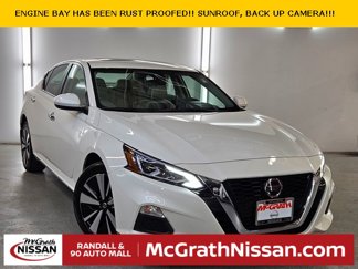 Certified 2022 Nissan Altima 2.5 SV w/ SV Premium Package image 1