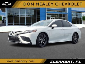 Used 2022 Toyota Camry SE image 1