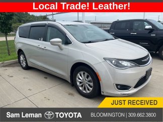 Used 2017 Chrysler Pacifica Touring-L image 1