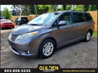 Used 2017 Toyota Sienna XLE image 1