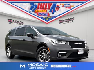 Used 2021 Chrysler Pacifica Touring-L image 1
