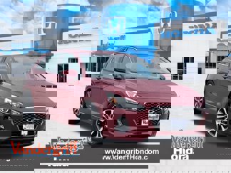 Used 2018 Hyundai Elantra GT image 1