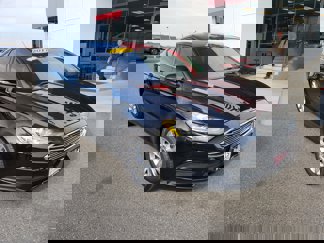 Used 2017 Ford Fusion SE image 1