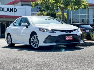 Used 2022 Toyota Camry LE image 1