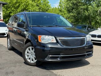 Used 2015 Chrysler Town & Country Touring image 1