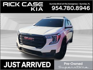 Used 2022 GMC Terrain SLE w/ Driver Convenience Package image 1