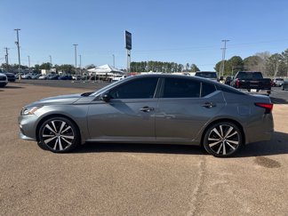 Used 2022 Nissan Altima 2.5 SR image 1