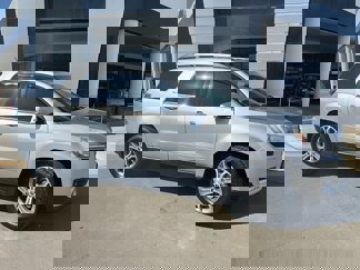 Used 2015 GMC Acadia SLT image 1