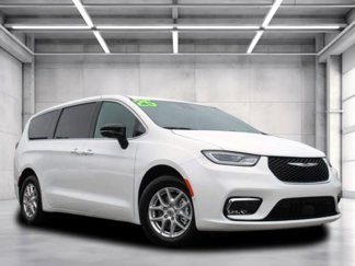 New 2025 Chrysler Pacifica Select image 1