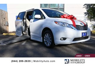Used 2011 Toyota Sienna Limited image 1