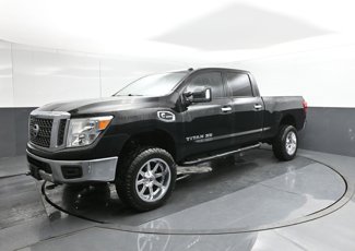 Used 2018 Nissan Titan SV image 1