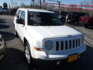 Used 2015 Jeep Patriot Latitude image 1