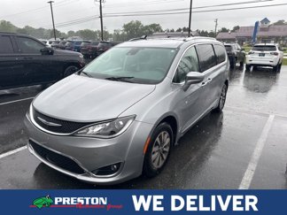 Used 2020 Chrysler Pacifica Touring-L Plus image 1
