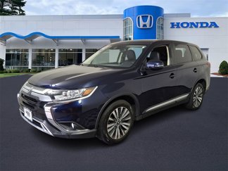Used 2020 Mitsubishi Outlander SE image 1