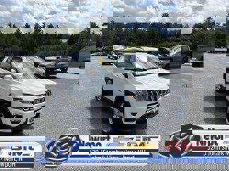 Used 2019 Jeep Compass Latitude w/ Cold Weather Group image 1