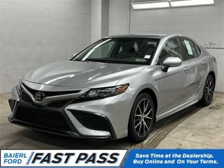 Used 2023 Toyota Camry SE image 1