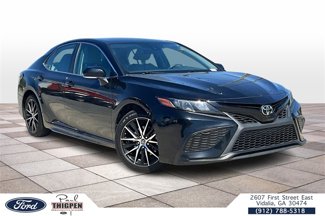 Used 2023 Toyota Camry SE image 1