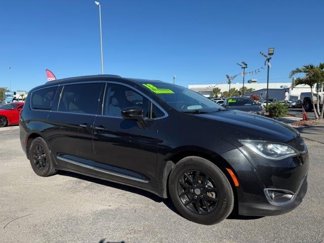 Used 2018 Chrysler Pacifica Touring-L image 1