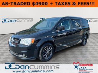 Used 2017 Dodge Grand Caravan SXT image 1