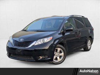 Used 2015 Toyota Sienna LE image 1