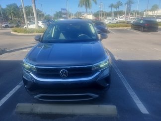 Used 2023 Volkswagen Taos SE w/ Black Wheel Package image 1