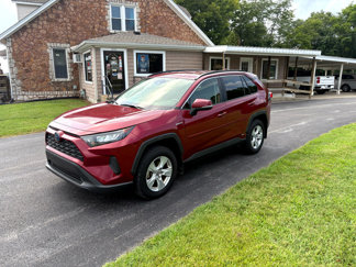 Used 2019 Toyota RAV4 LE image 1