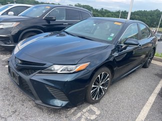 Used 2020 Toyota Camry SE image 1