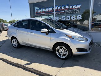Used 2017 Ford Fiesta SE image 1