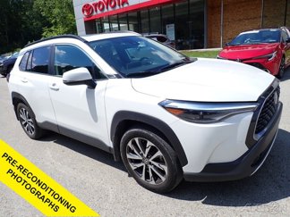 Used 2022 Toyota Corolla Cross XLE image 1