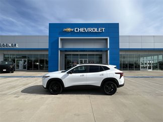 Used 2025 Chevrolet Trax ACTIV w/ Driver Confidence Package image 1