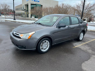 Used 2010 Ford Focus SE image 1