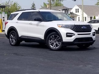 Used 2022 Ford Explorer XLT w/ Equipment Group 202A image 1