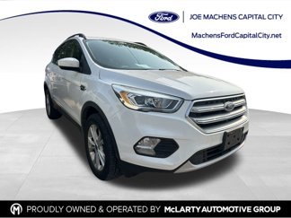 Certified 2017 Ford Escape SE w/ Equipment Group 201A image 1