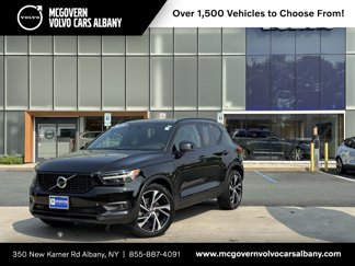 Certified 2019 Volvo XC40 T5 R-Design image 1