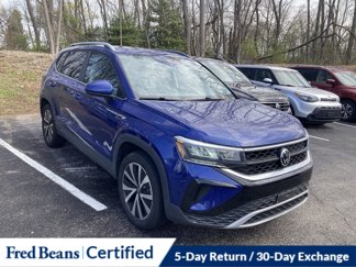 Certified 2022 Volkswagen Taos SE w/ Panoramic Sunroof Package image 1