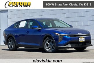 New 2025 Kia K4 LXS image 1