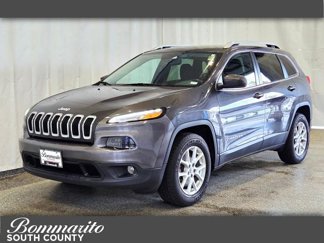 Used 2017 Jeep Cherokee Latitude w/ Cold Weather Group image 1